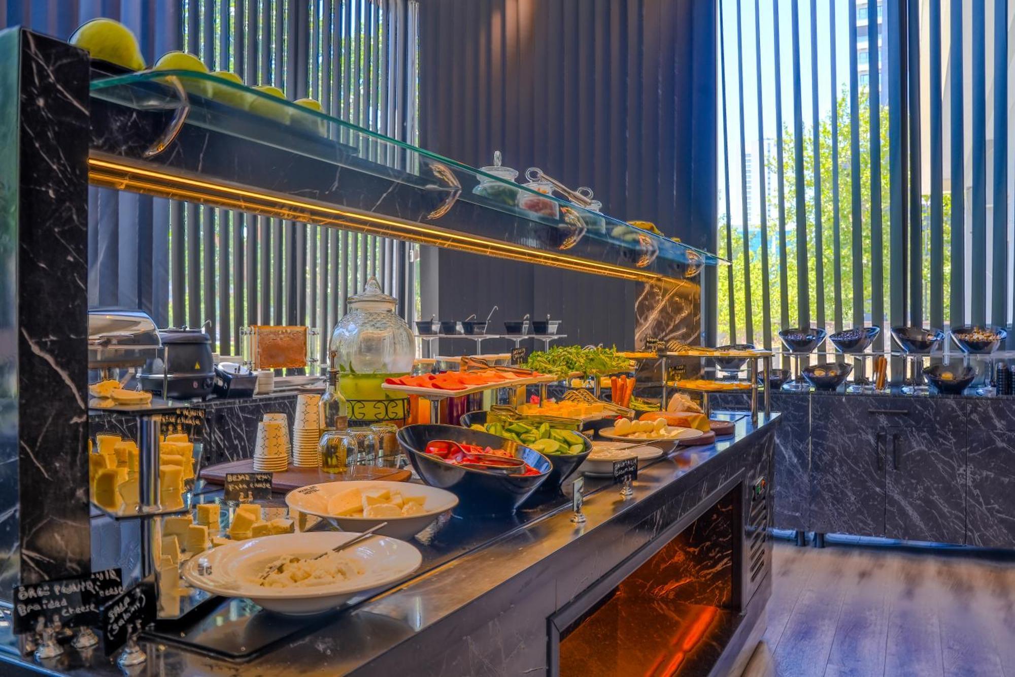 Marlen Hotel Bayrakli İzmir Buitenkant foto